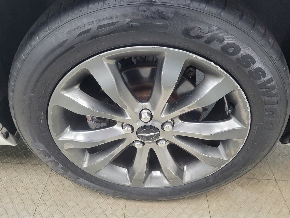 Used 2014 Chrysler 300 S AWD/4WD image 31
