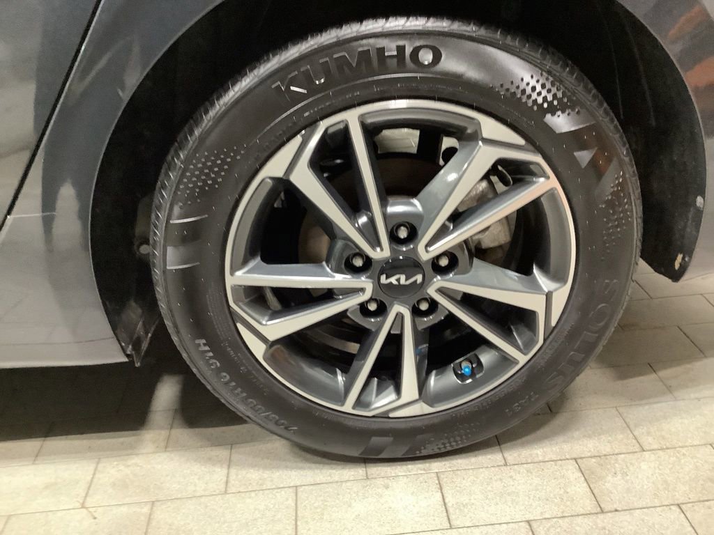 Certified 2023 Kia Forte LXS image 26