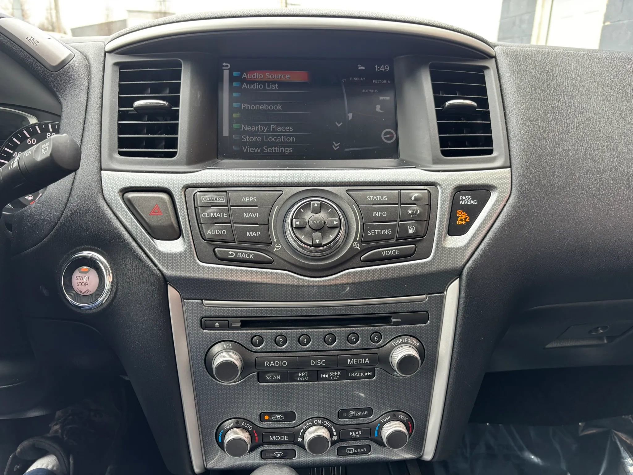 Used 2020 Nissan Pathfinder SL image 24