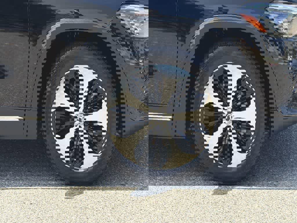 Used 2025 Mercedes-Benz GLA 250 4MATIC image 43