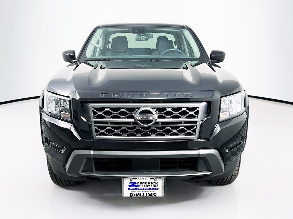 Used 2022 Nissan Frontier SV image 2