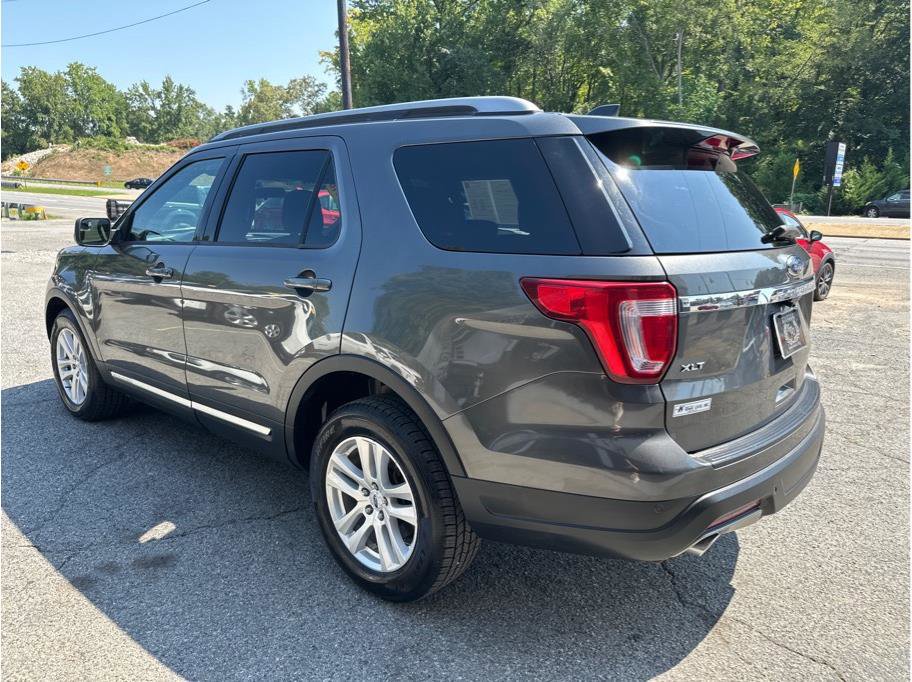 Used 2018 Ford Explorer XLT image 8