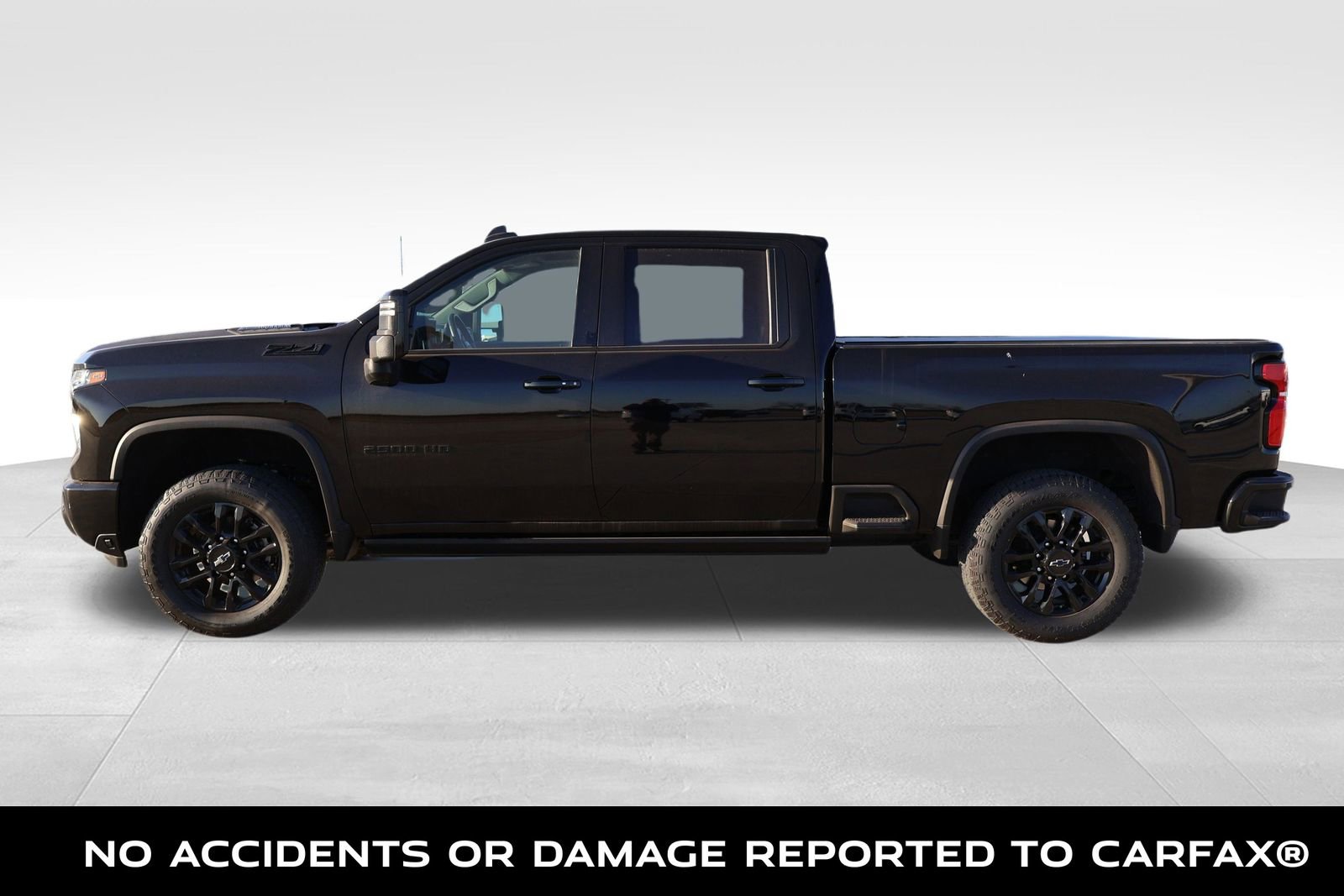 Used 2024 Chevrolet Silverado 2500 LTZ w/ LTZ Plus Package image 2