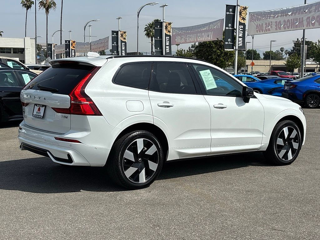 Used 2025 Volvo XC60 T8 Ultra w/ Protection Package Premier AWD/4WD image 3