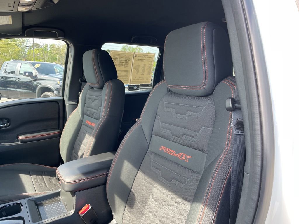 Used 2025 Nissan Frontier PRO-4X AWD/4WD image 7