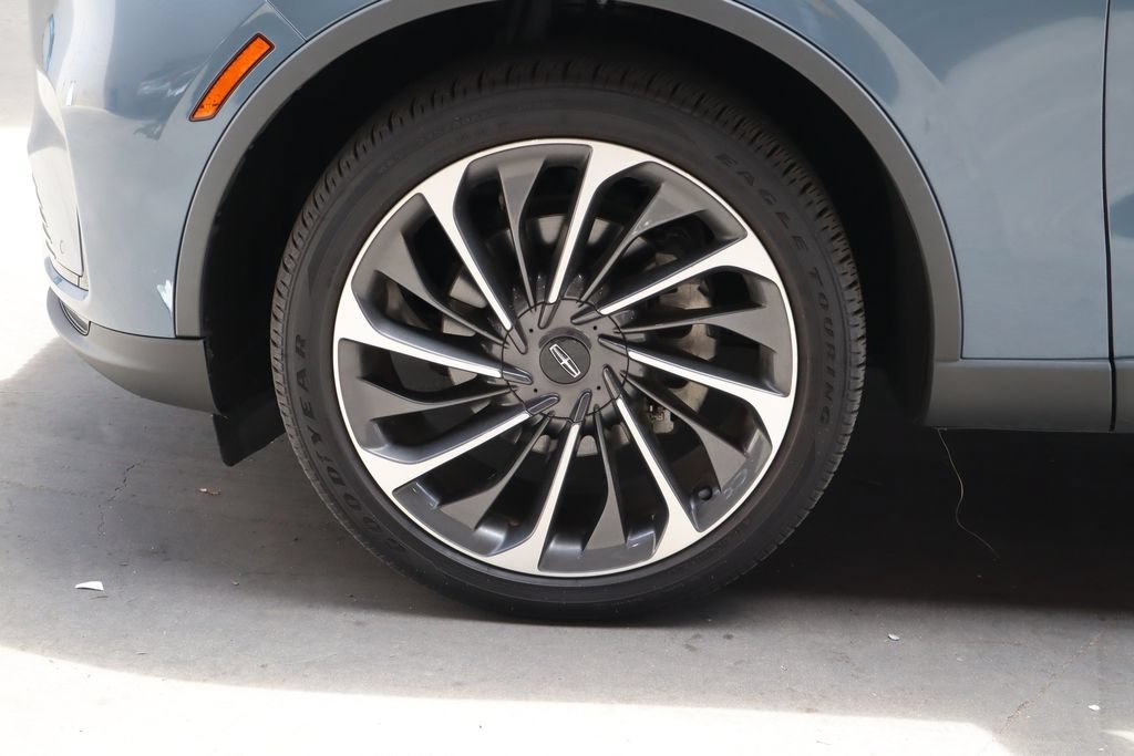 Used 2025 Lincoln Aviator Reserve w/ Equipment Group 201A AWD/4WD image 17