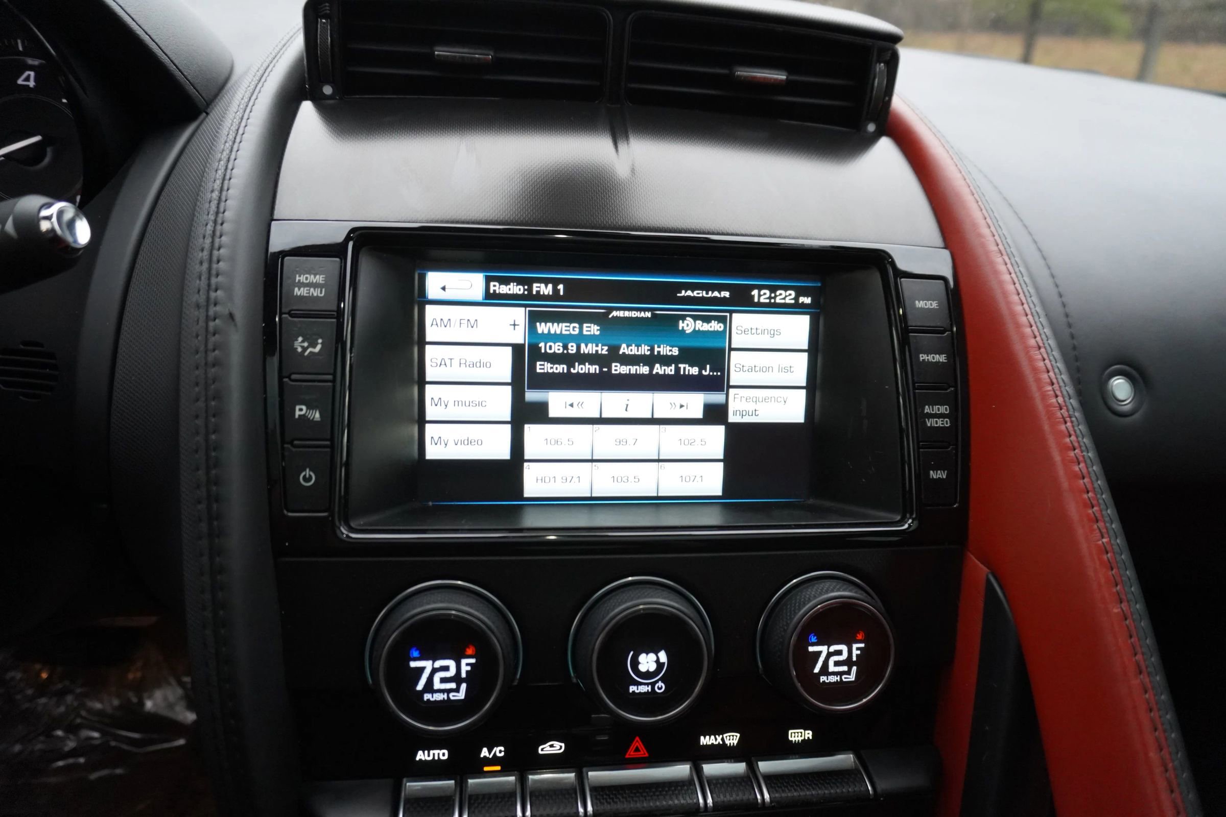 Used 2015 Jaguar F-TYPE S image 15