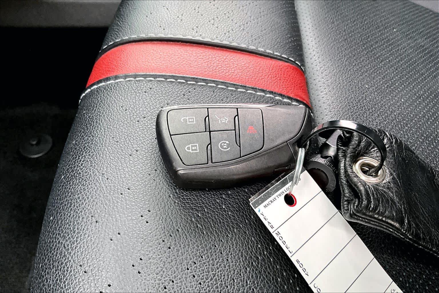 Used 2024 Chevrolet Traverse RS FWD image 15