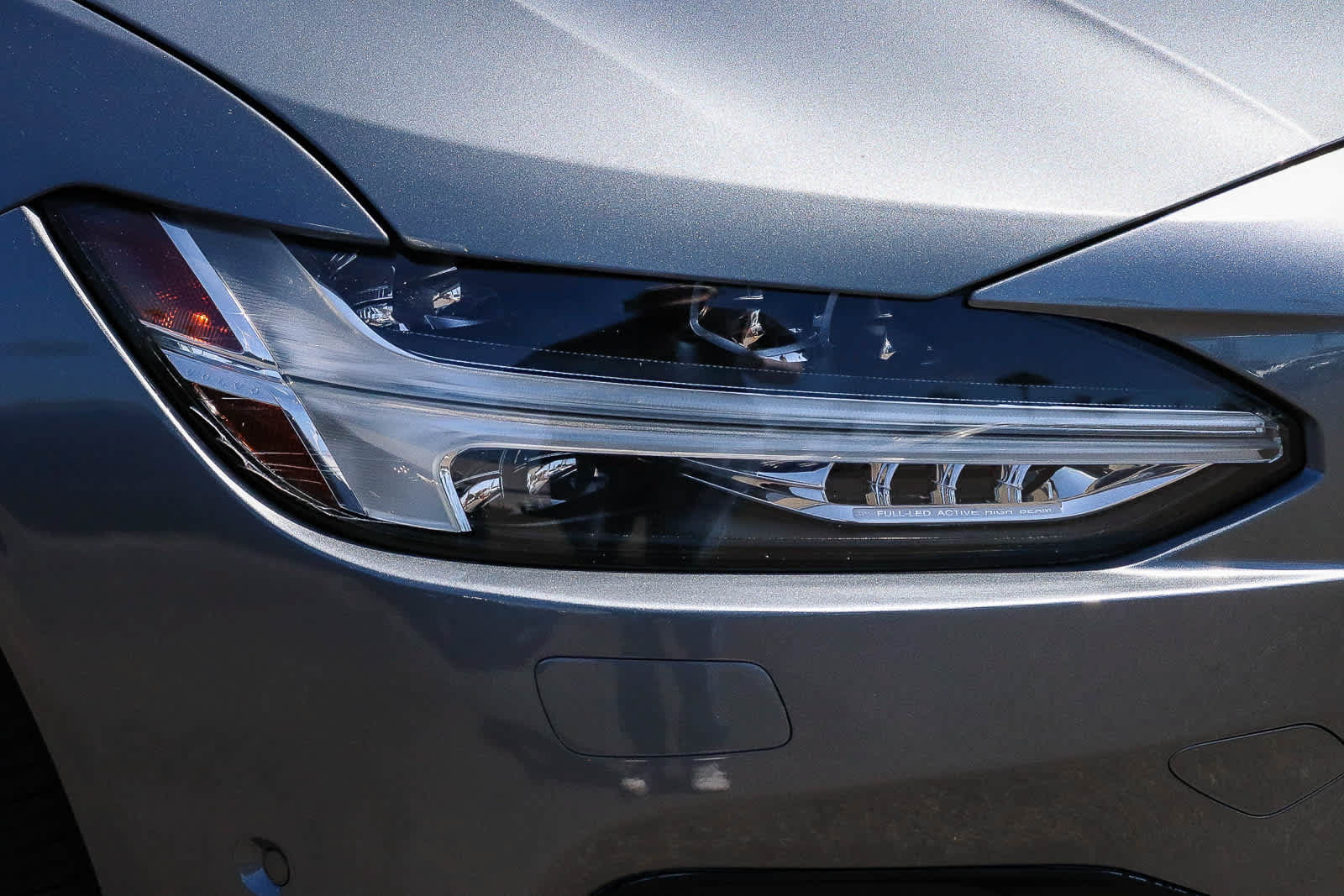 Used 2018 Volvo S90 T5 Momentum w/ Convenience Package FWD image 4