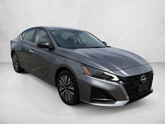 Used 2024 Nissan Altima 2.5 SV image 3