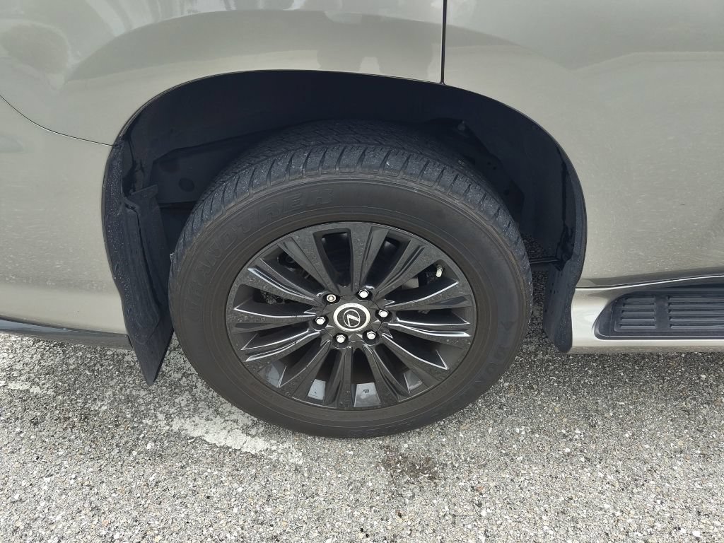 Used 2023 Lexus GX 460 Premium w/ Accessory Package AWD/4WD image 7