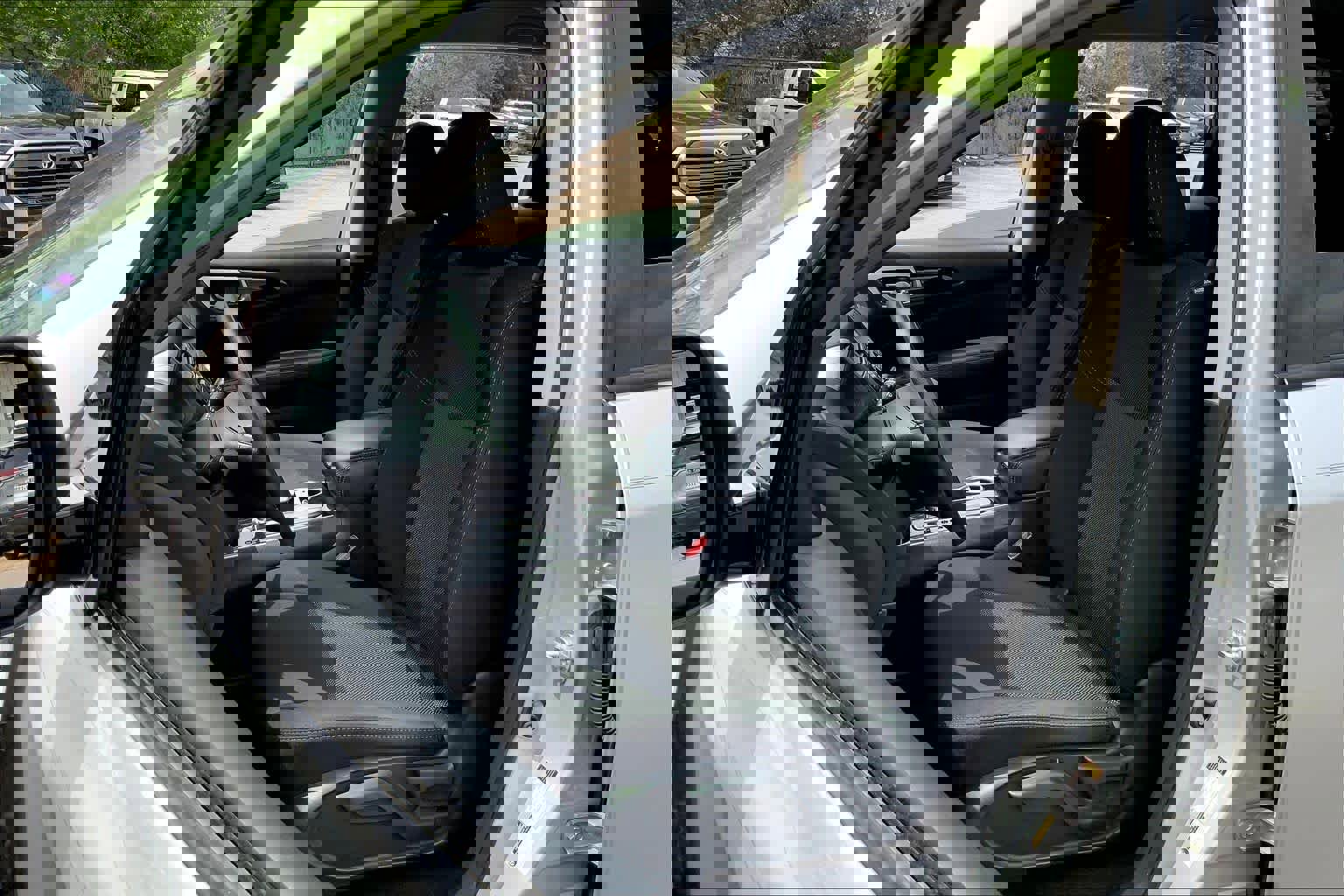 Used 2020 Nissan Pathfinder S image 8