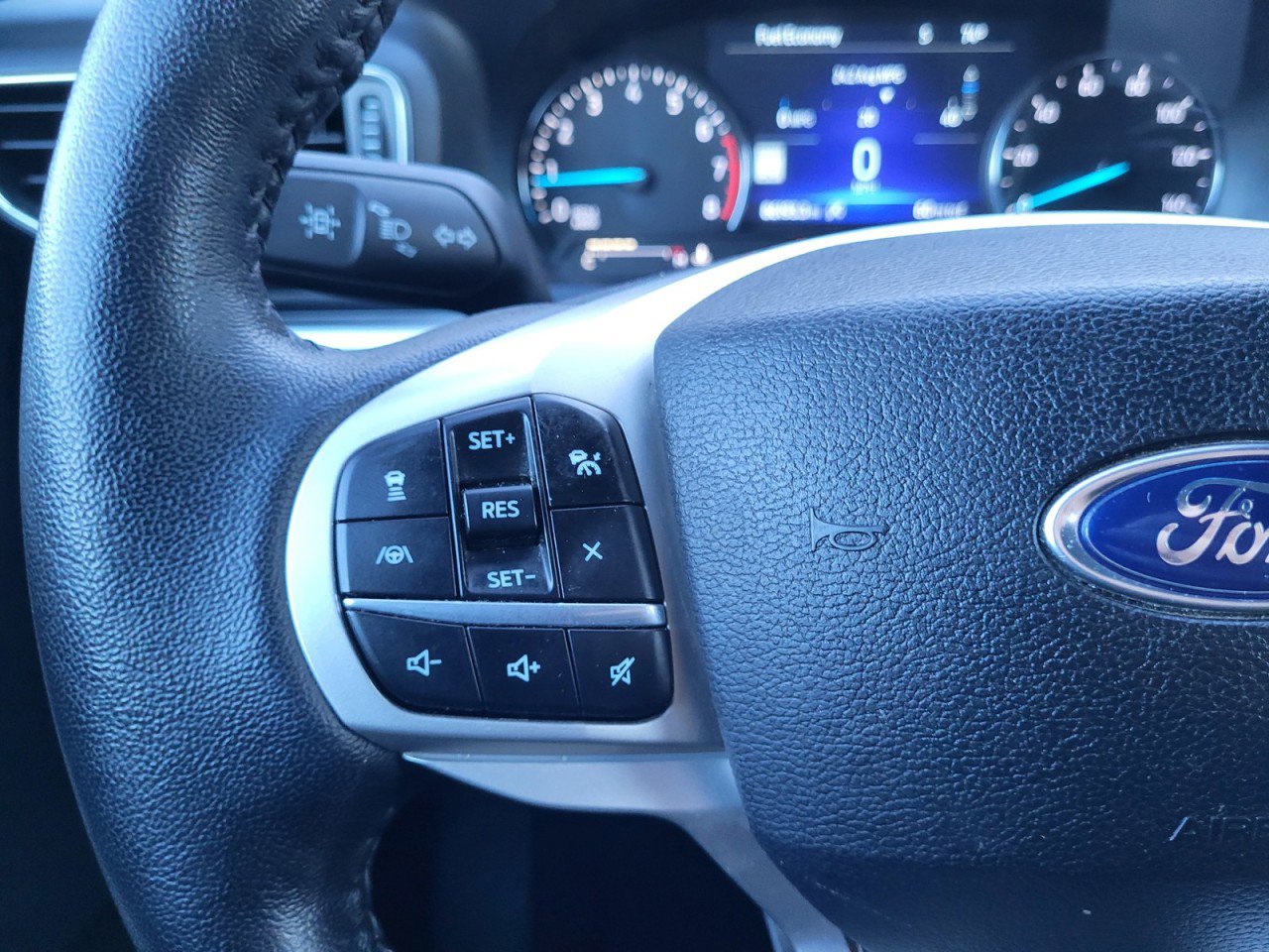 Used 2021 Ford Explorer XLT w/ Equipment Group 202A image 25