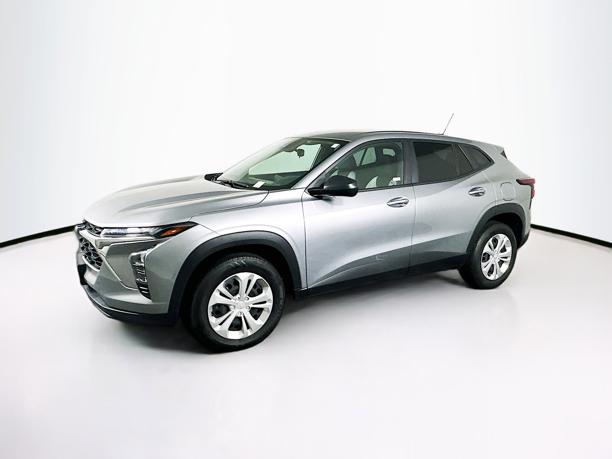 Used 2024 Chevrolet Trax LS FWD image 4