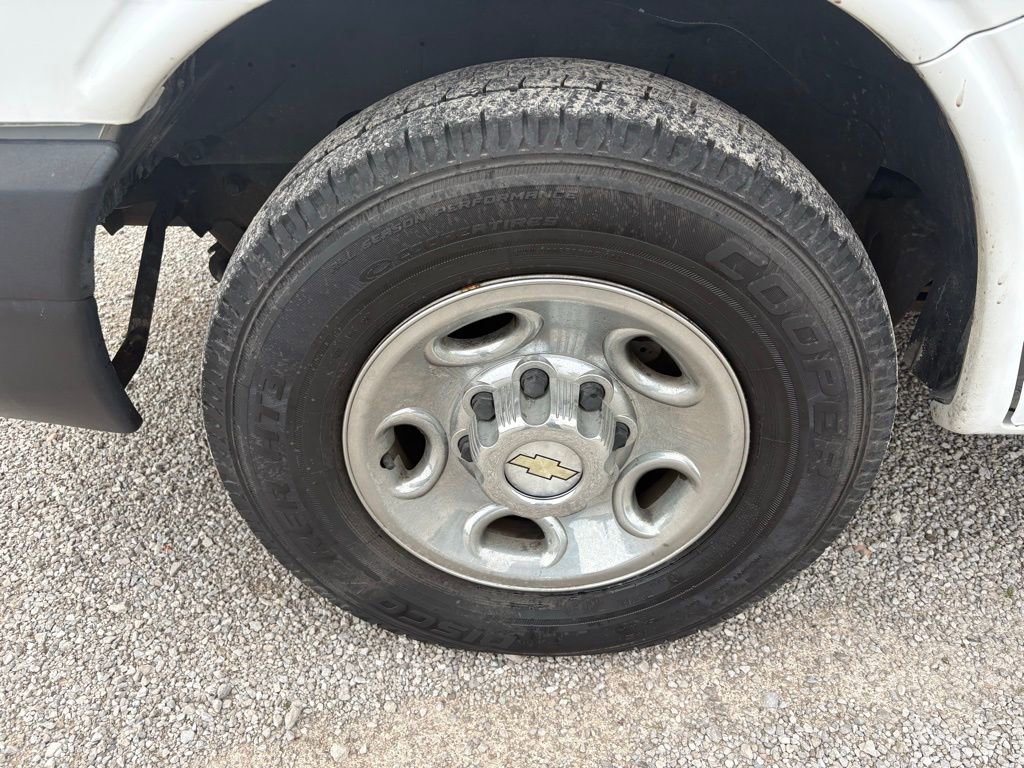 Used 2013 Chevrolet Express 2500 LS RWD image 21