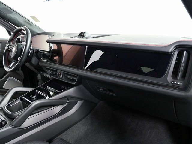 Certified 2025 Porsche Cayenne Turbo GT image 25