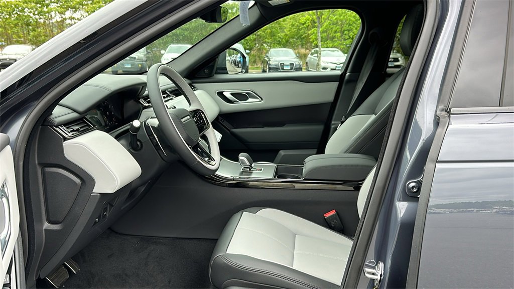 New 2026 Land Rover Range Rover Velar Dynamic SE image 10