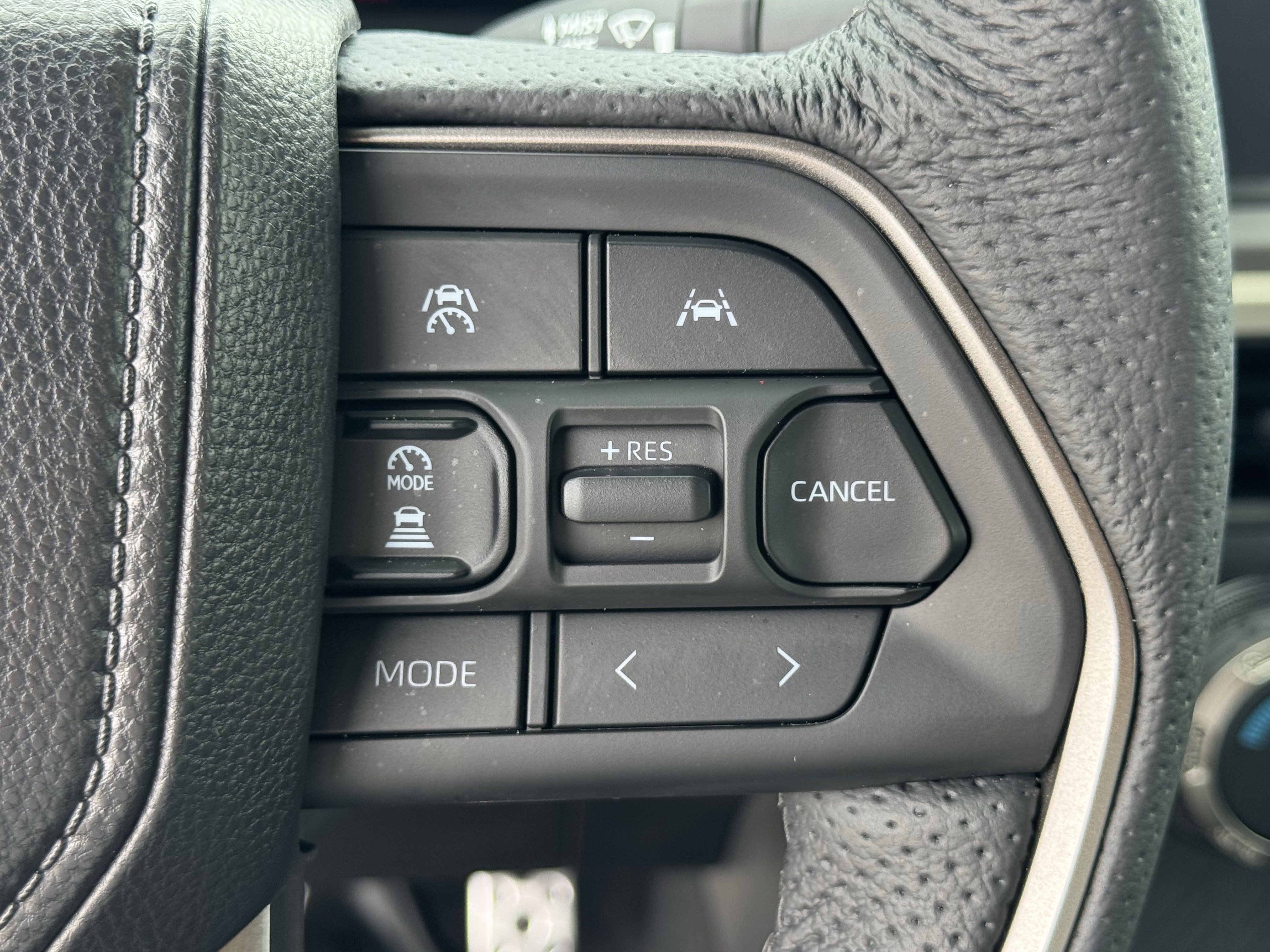 Used 2025 Toyota Tacoma TRD Sport AWD/4WD image 24