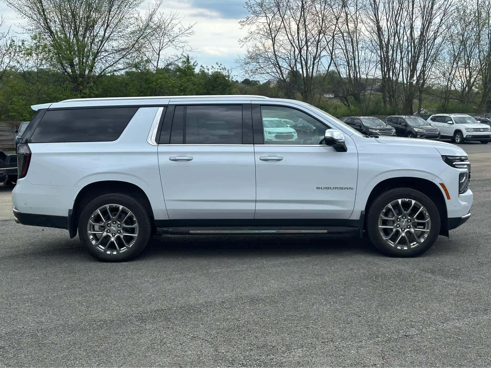 Used 2026 Chevrolet Suburban Premier AWD/4WD image 7