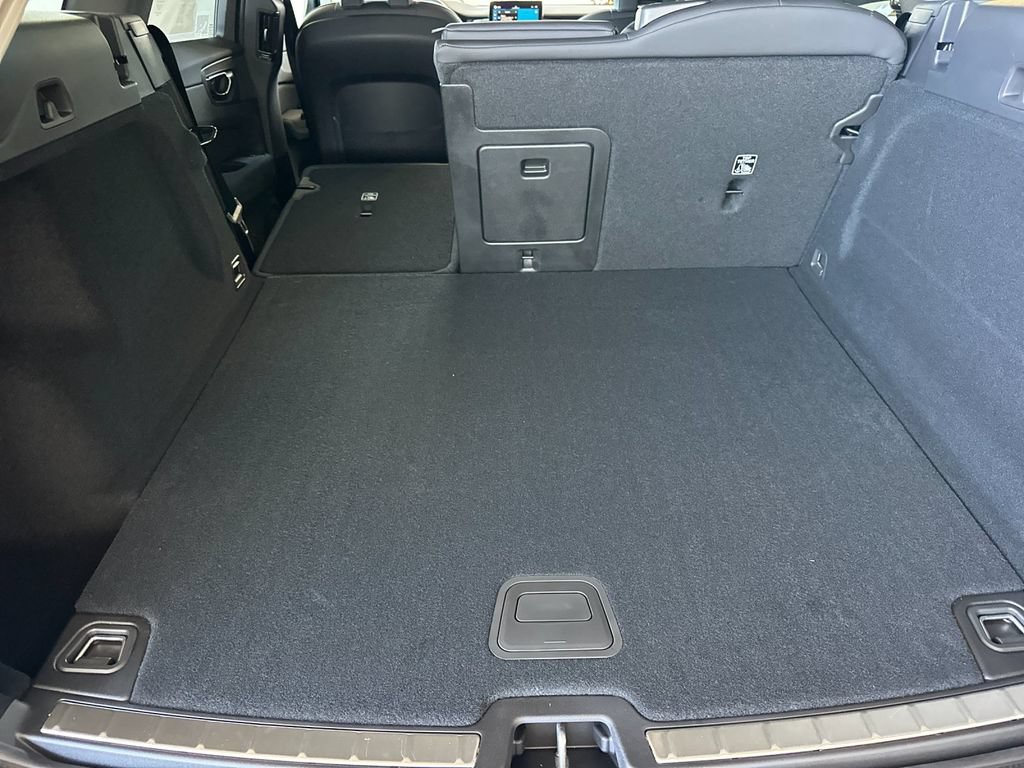 New 2026 Volvo XC60 B5 Plus AWD/4WD image 14