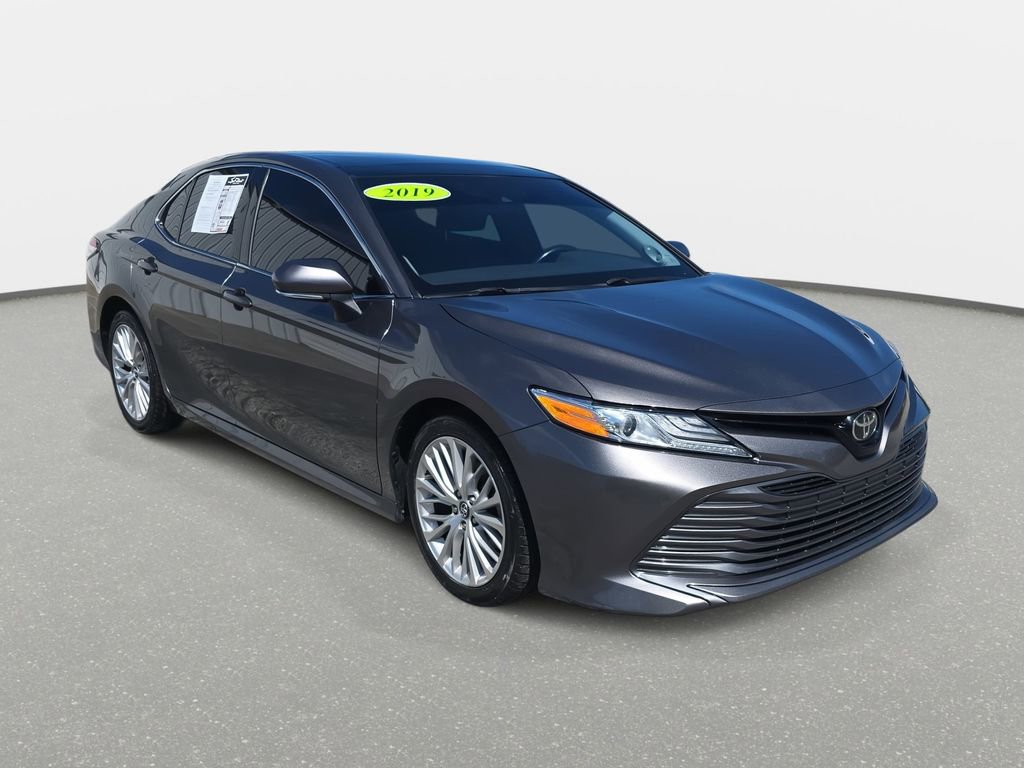 Used 2019 Toyota Camry XLE w/ Navigation Package image 3