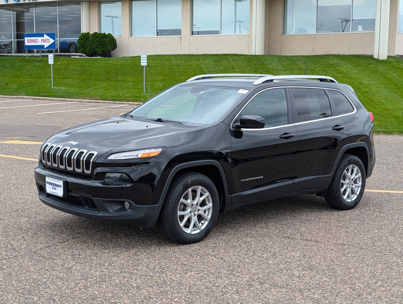 Used 2017 Jeep Cherokee Latitude w/ Cold Weather Group