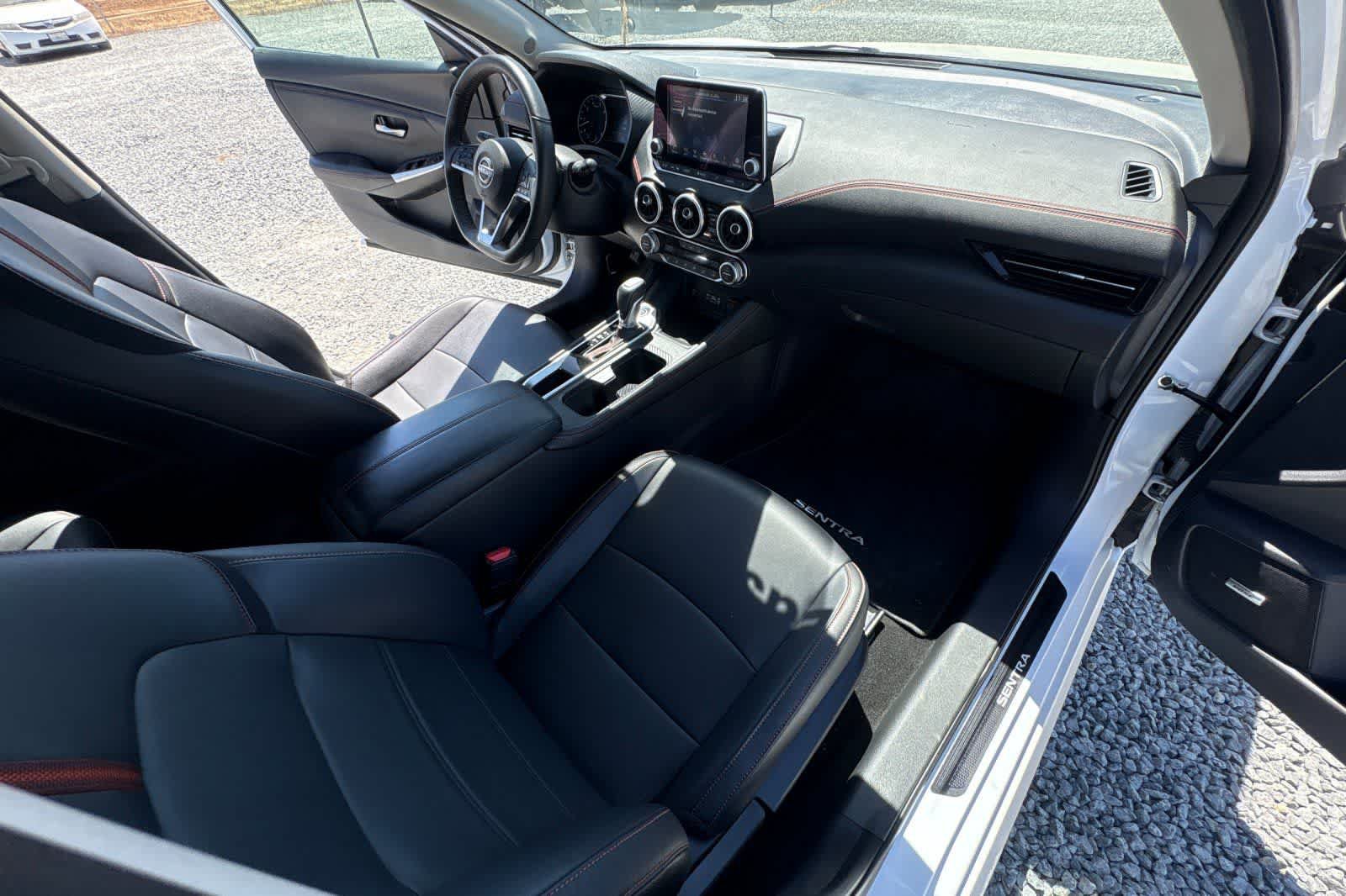 Certified 2025 Nissan Sentra SR w/ SR Premium Package FWD image 17