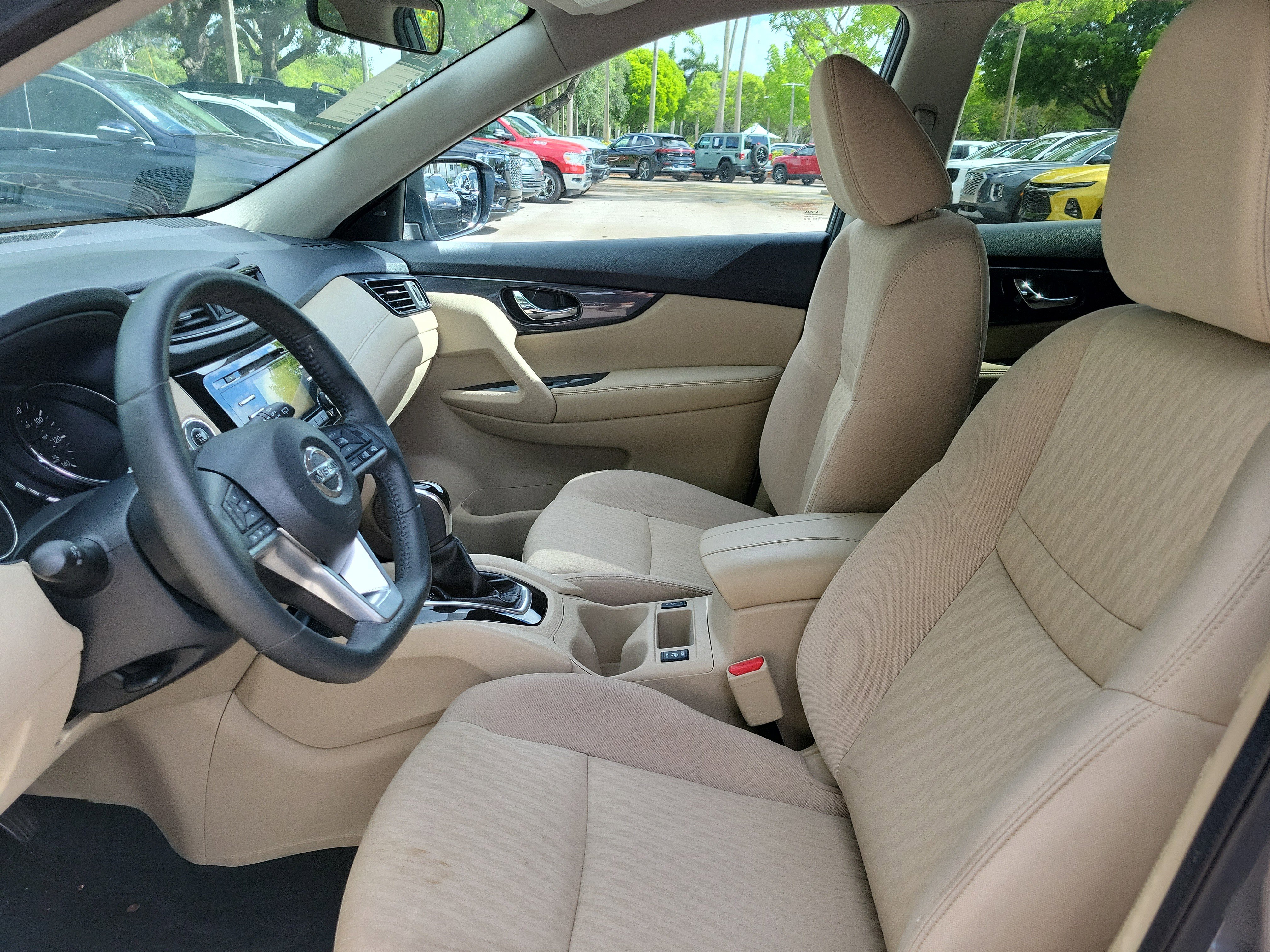 Used 2017 Nissan Rogue SV FWD image 14