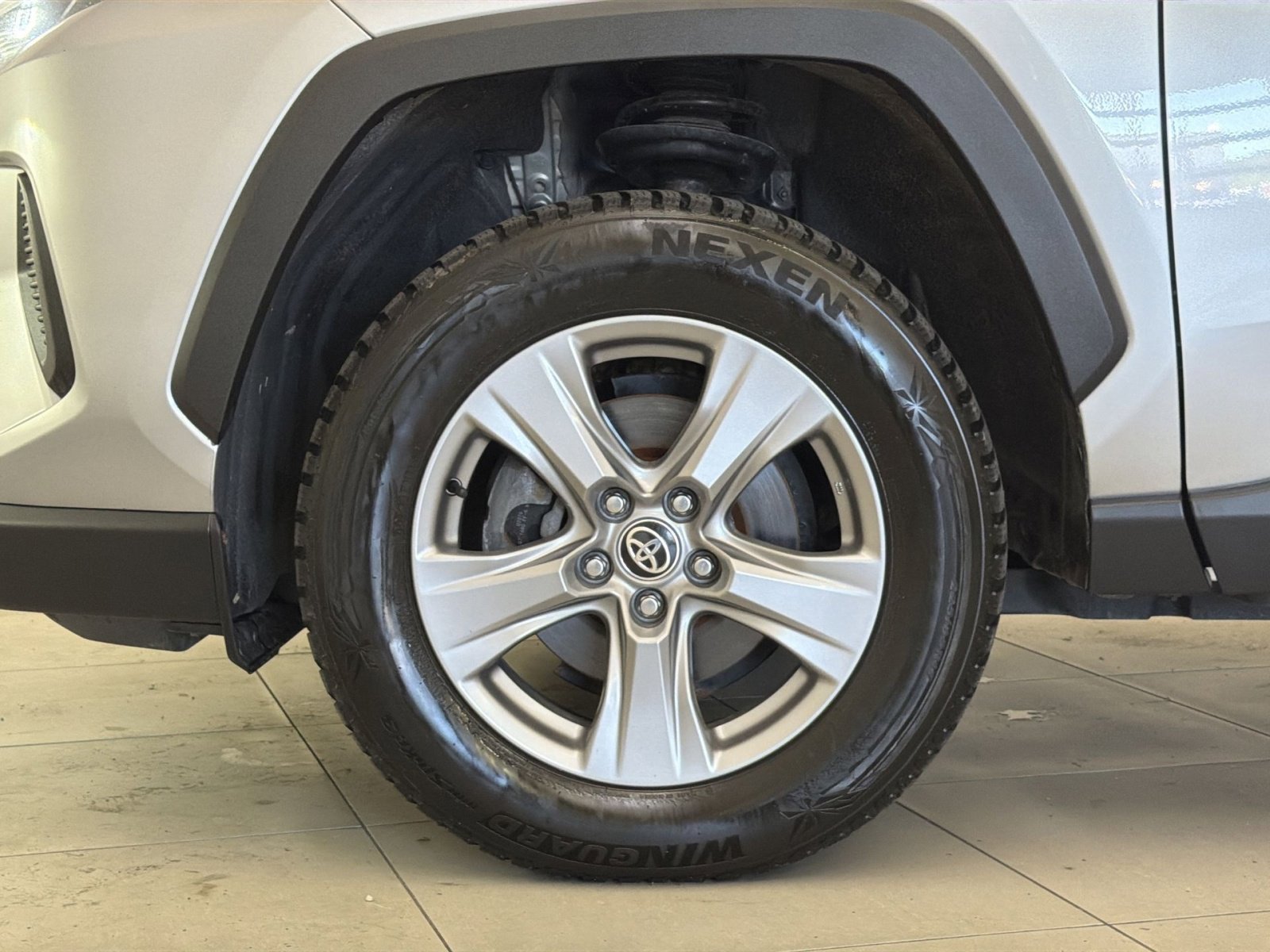 Used 2022 Toyota RAV4 XLE w/ Convenience Package AWD/4WD image 13