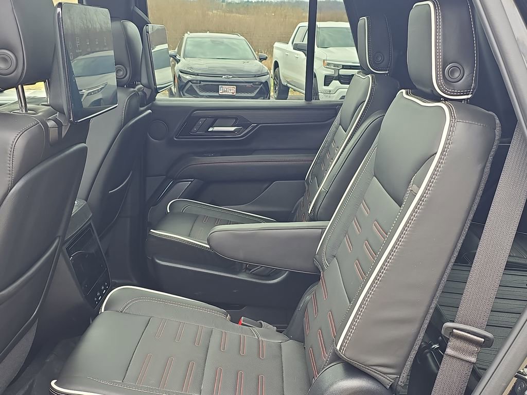 Used 2025 GMC Yukon AT4 Ultimate w/ LPO, Floor Liner Package image 28