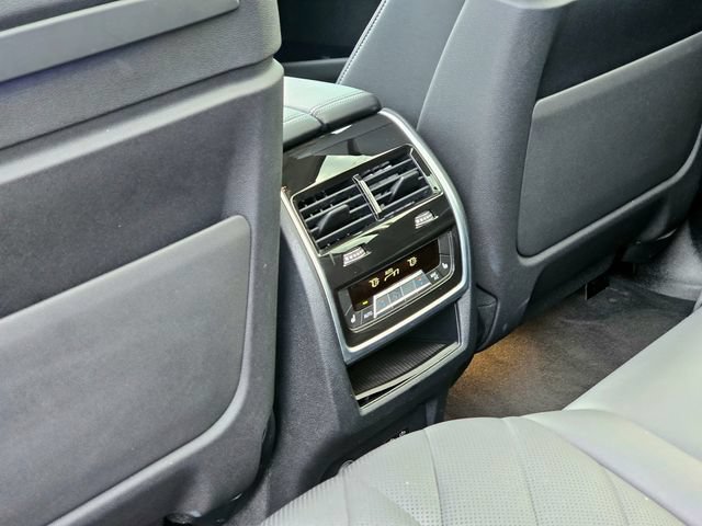 Used 2024 BMW X7 xDrive40i w/ Executive Package AWD/4WD image 27