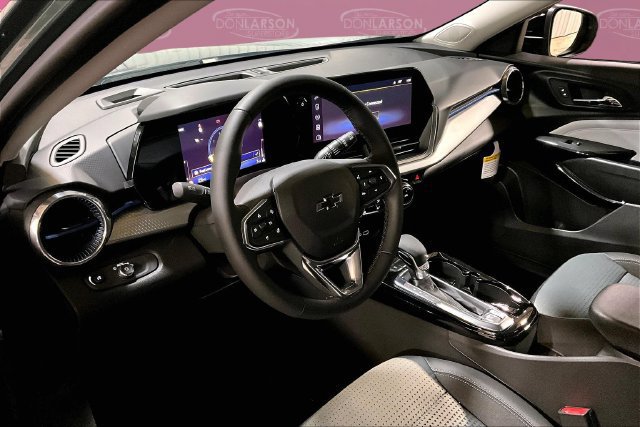 New 2026 Chevrolet Trax LT w/ Midnight Edition FWD image 10