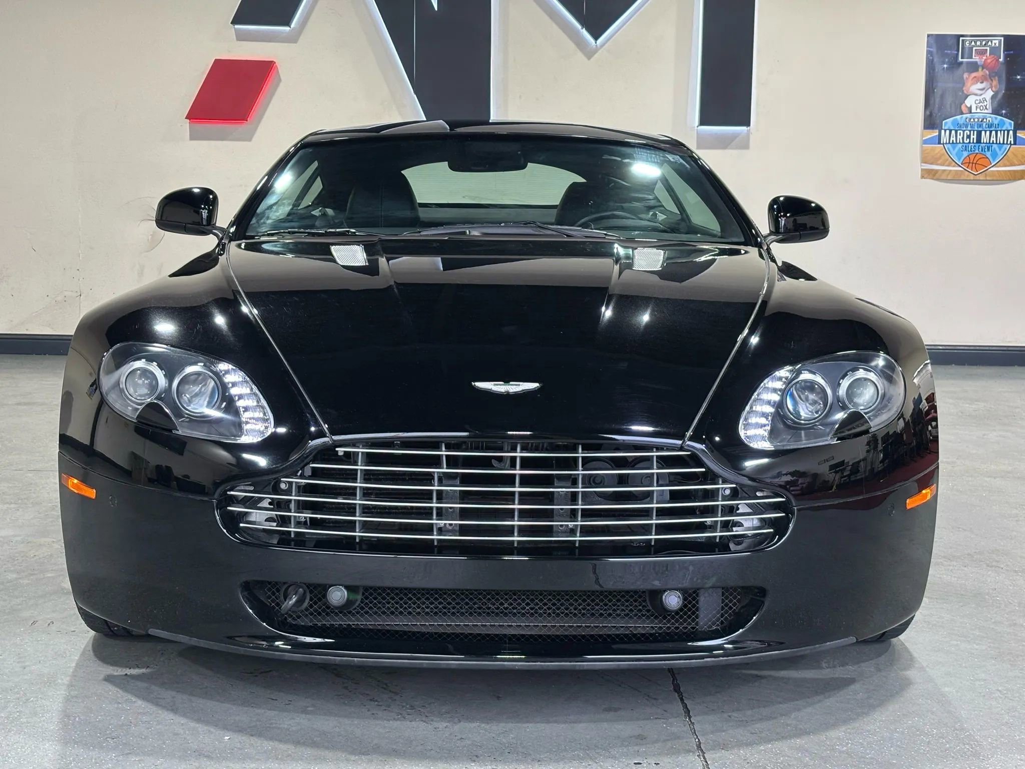 Used 2010 Aston Martin V8 Vantage Coupe 2D image 3