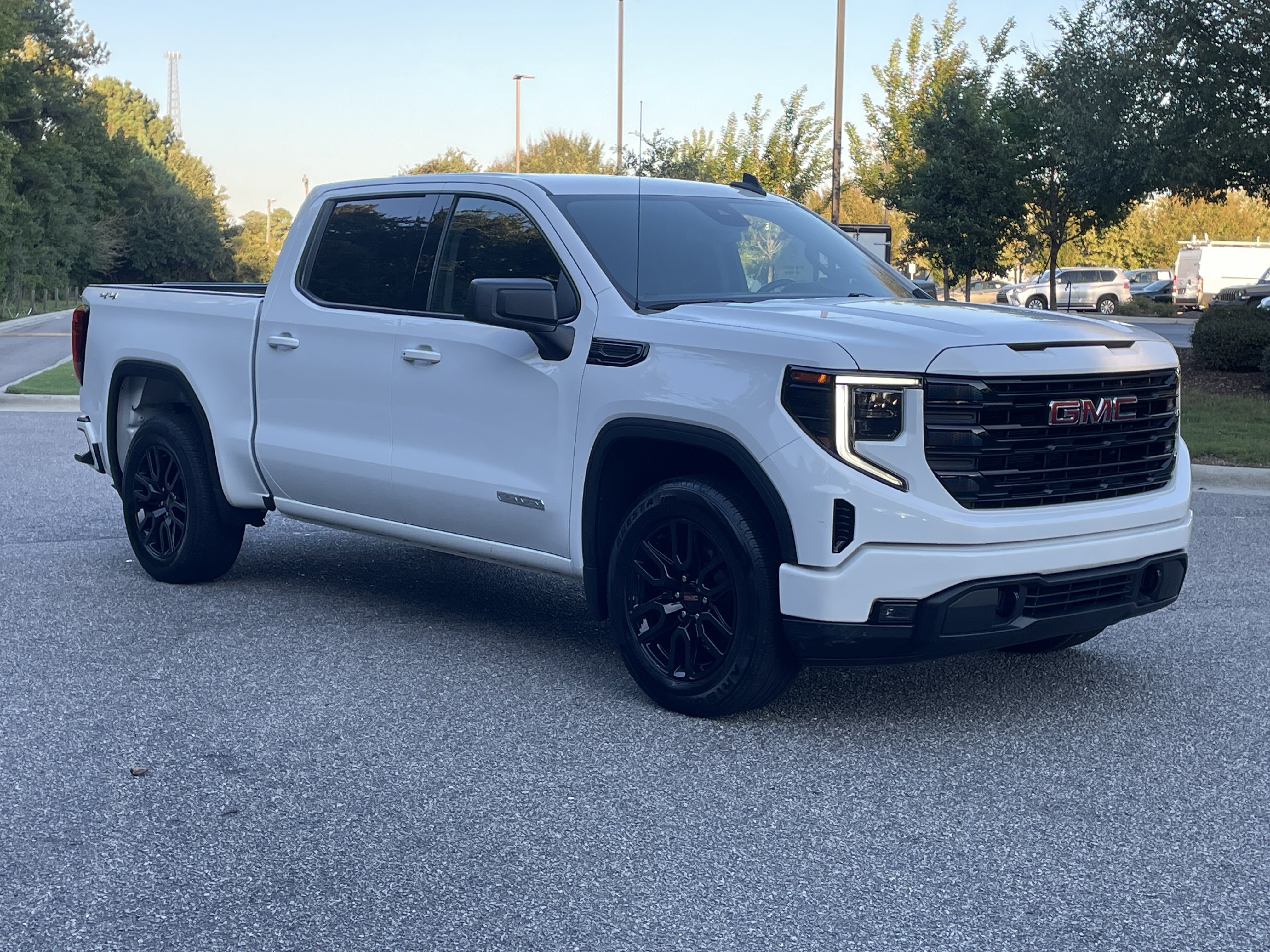 Used 2024 GMC Sierra 1500 Elevation AWD/4WD image 2