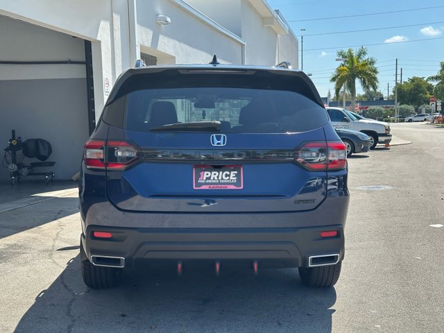 Used 2024 Honda Pilot Sport image 6