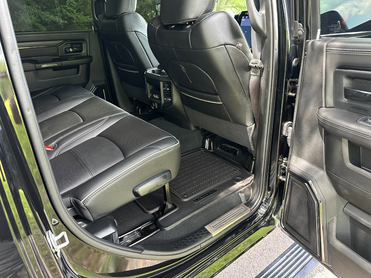 Used 2023 RAM 2500 Limited image 22