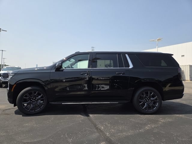 New 2026 Chevrolet Suburban LT w/ Comfort Package AWD/4WD image 14