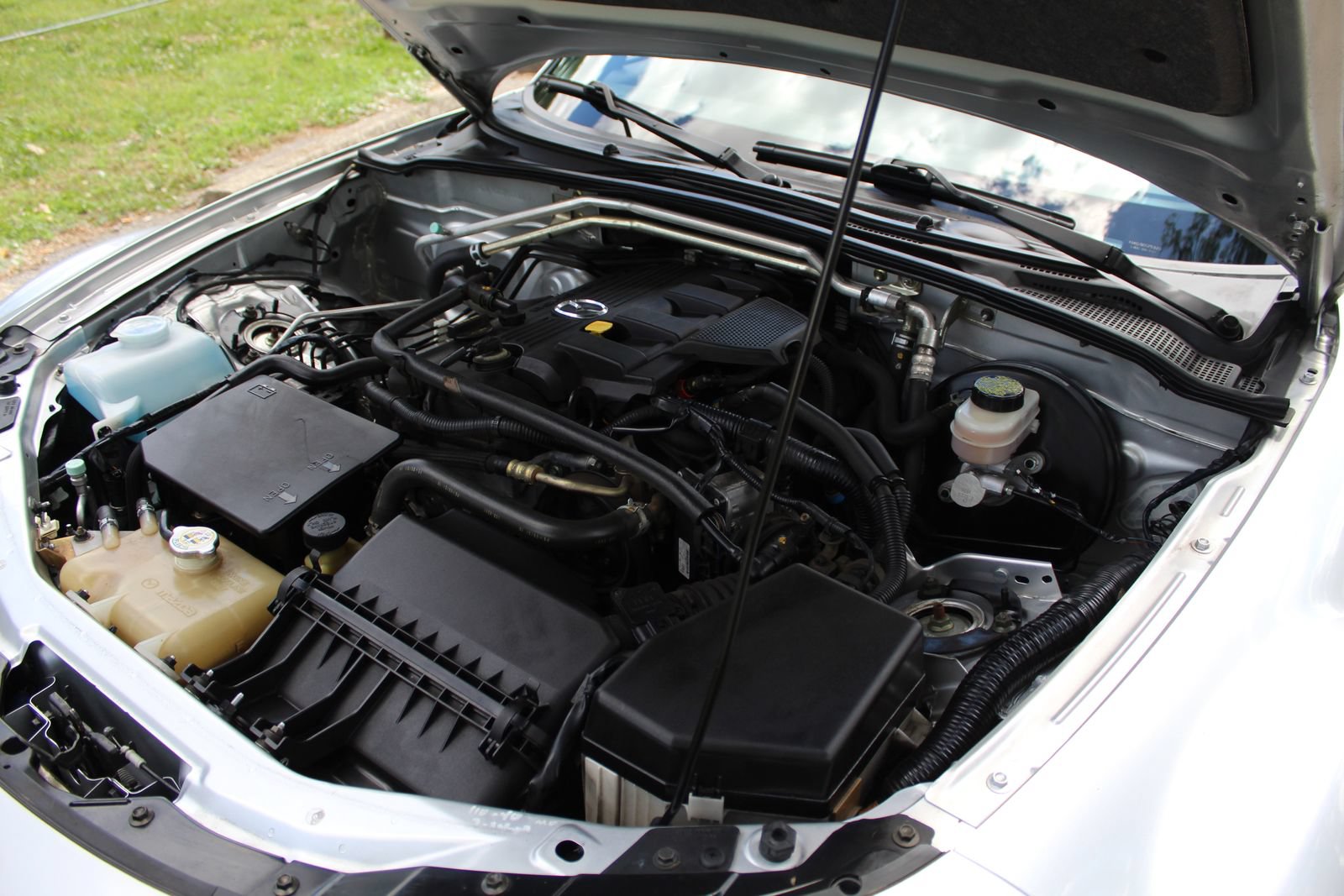 Used 2006 MAZDA MX-5 Miata Touring RWD image 21