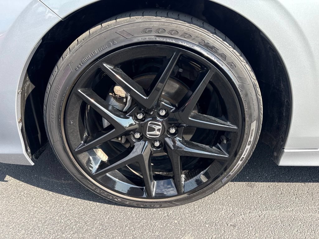 Used 2025 Honda Civic Sport image 9