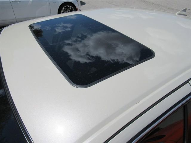 Used 2011 Cadillac DTS Luxury image 5