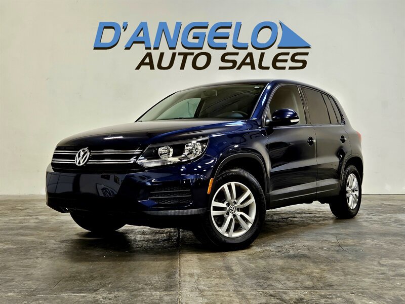 Used 2012 Volkswagen Tiguan LE FWD image 1