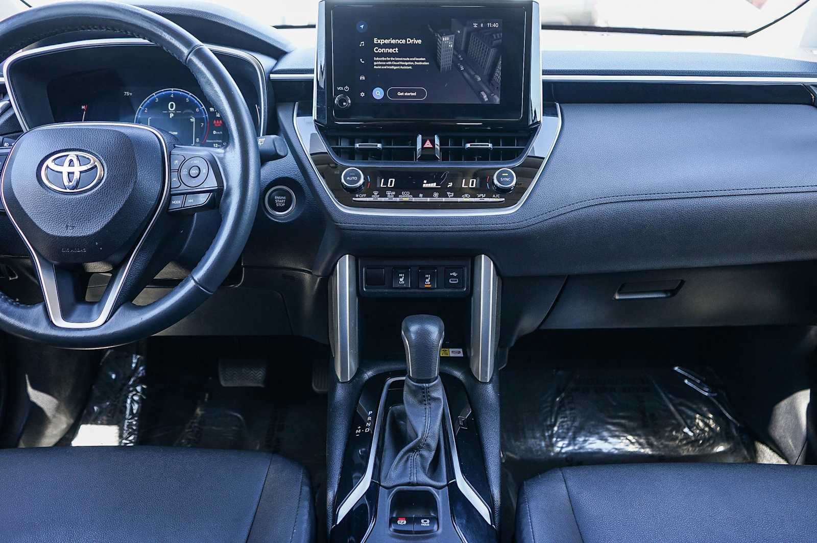 Used 2023 Toyota Corolla Cross XLE w/ Convenience Package FWD image 13