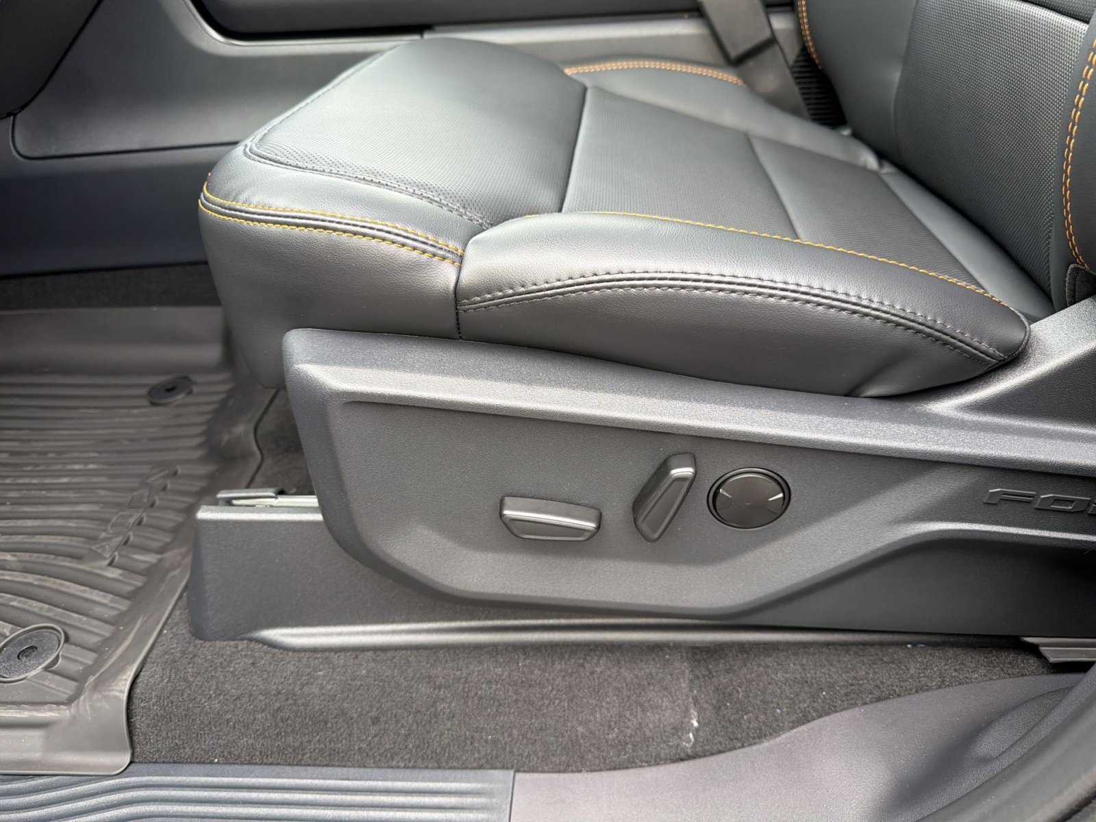 New 2026 Ford Expedition Tremor image 28