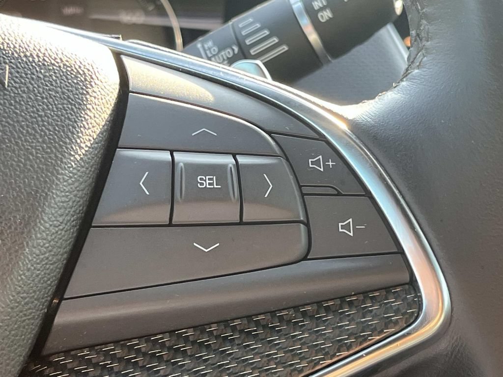 Used 2021 Cadillac XT5 Sportv w/ LPO, Floor Liner Package AWD/4WD image 37