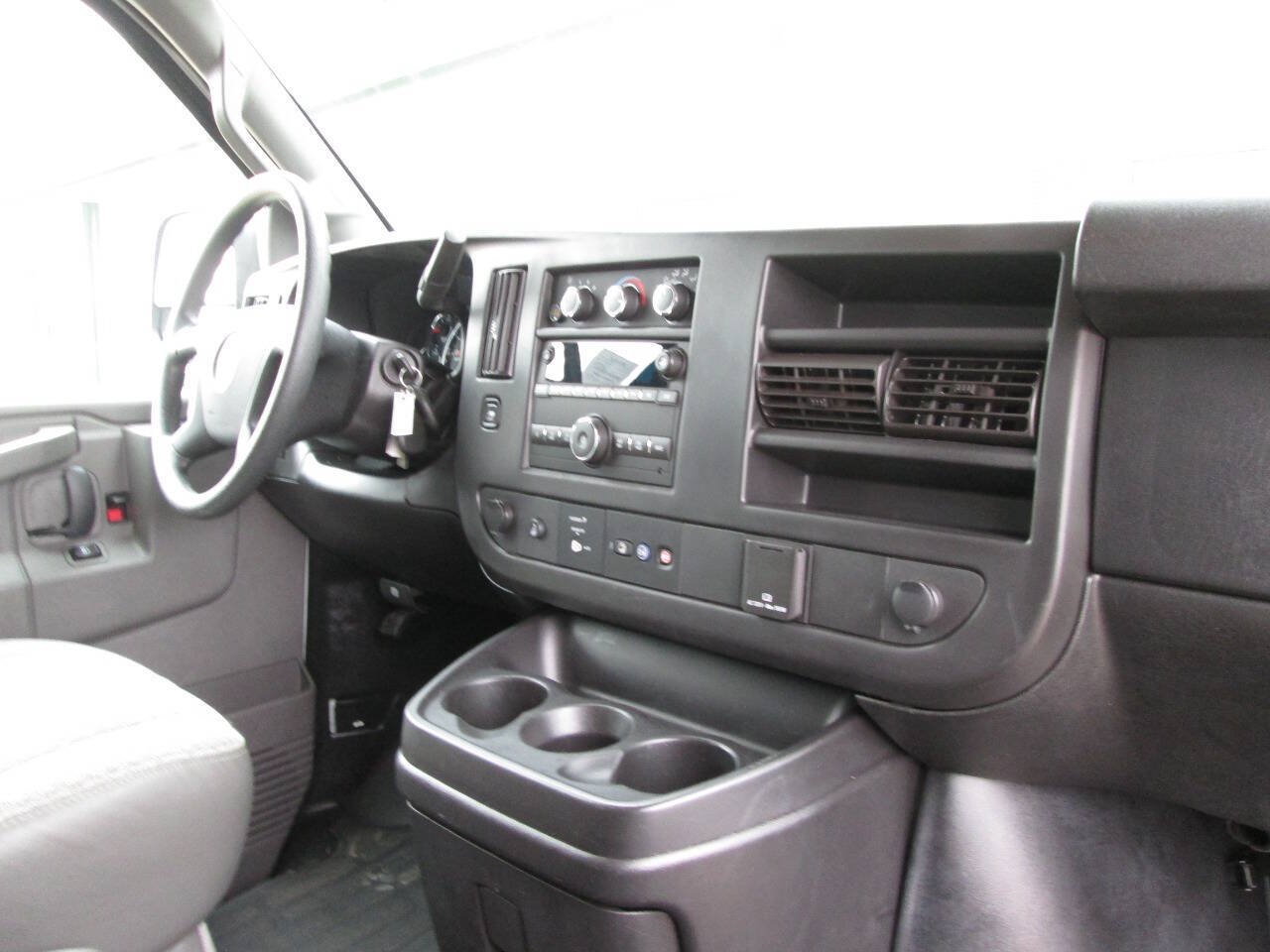 Used 2018 Chevrolet Express 3500 LT w/ LT Preferred Equipment Group RWD image 16