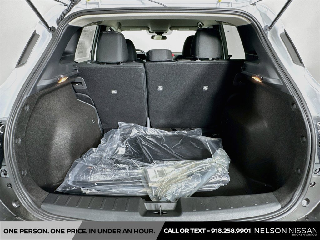New 2027 Nissan Kicks SV w/ Cold Weather Package FWD image 24
