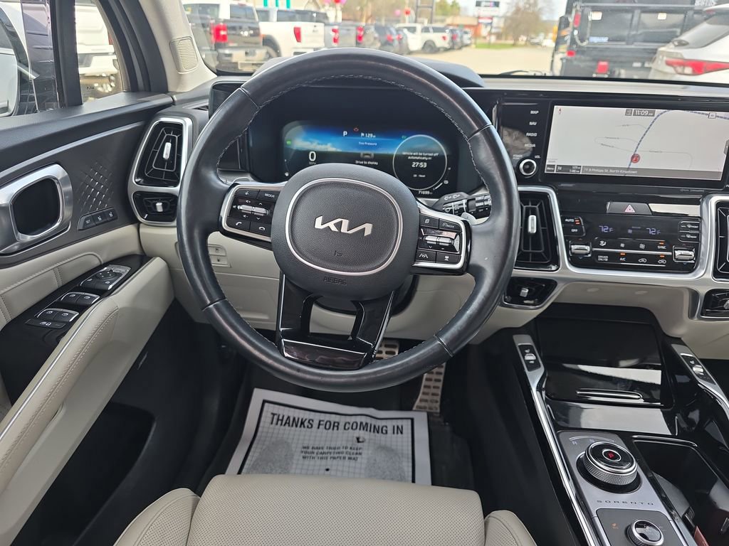 Used 2022 Kia Sorento SX Prestige w/ Panoramic Sunroof Package AWD/4WD image 13