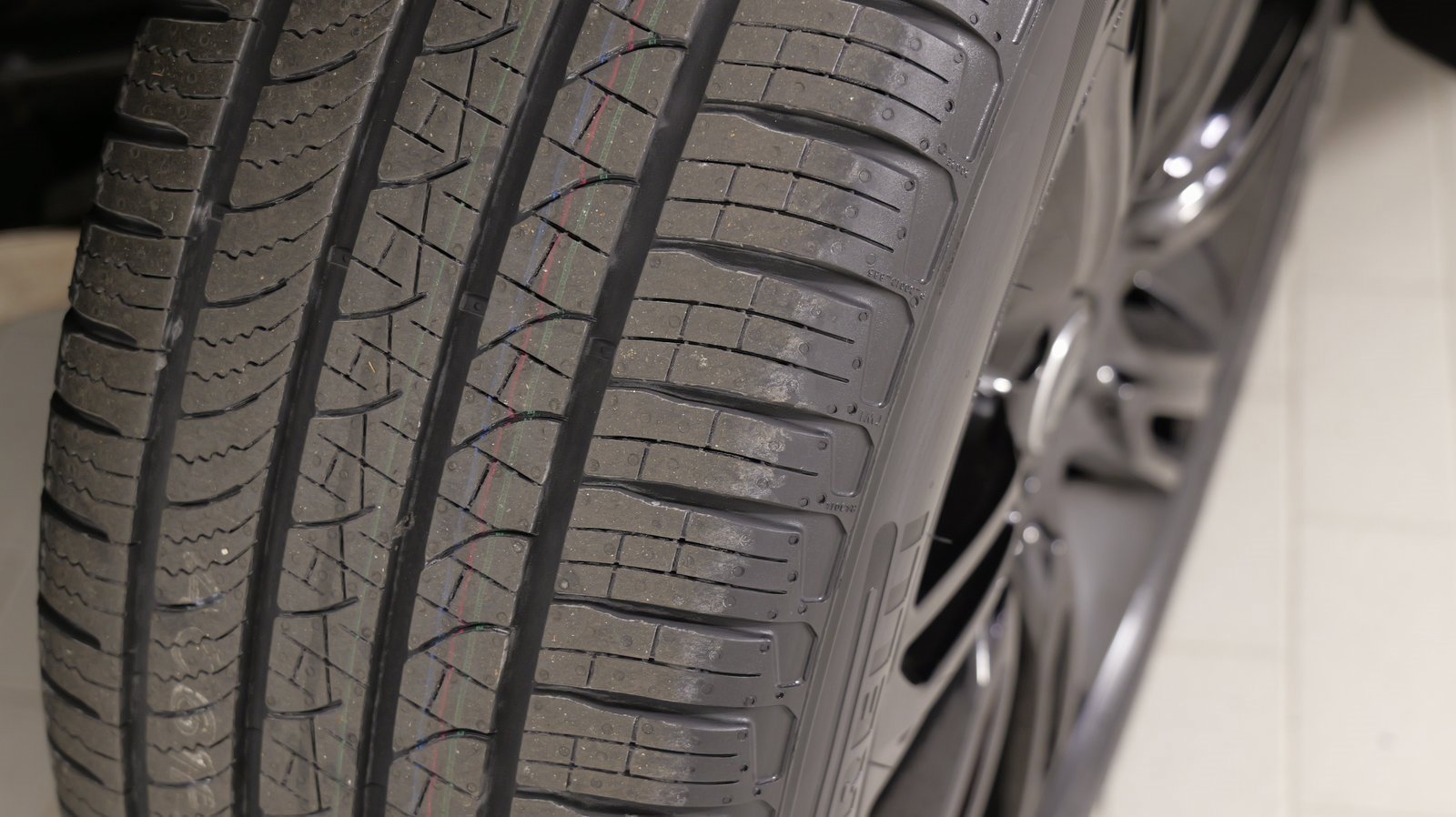 Used 2023 Land Rover Range Rover Velar R-Dynamic S image 60