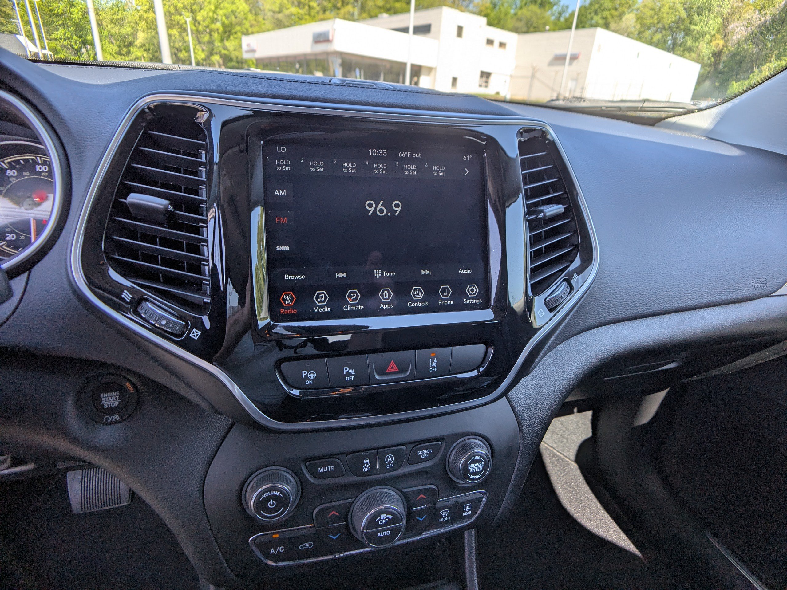 Used 2021 Jeep Cherokee Limited AWD/4WD image 22