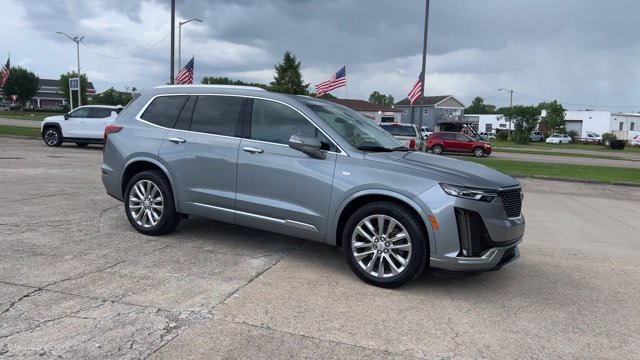 Used 2023 Cadillac XT6 Premium Luxury AWD/4WD image 2